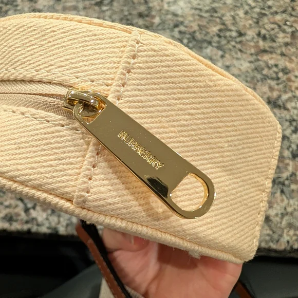 Burberry Goddess Round Crossbody Bag in Beige - Picture 9 of 11